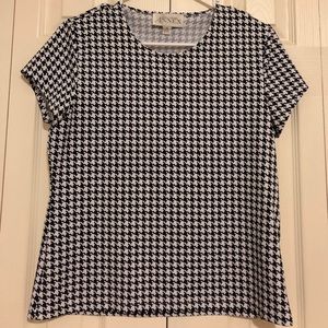 Casual Corner Annex T-shirt Size: M